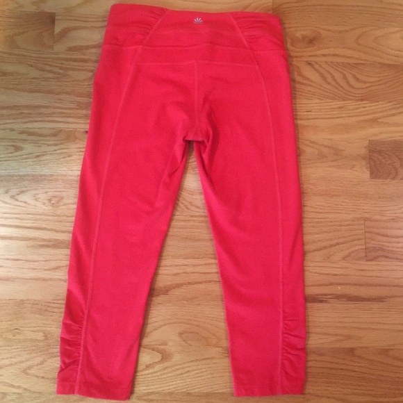 Athleta Balance Capri Crops - Picture 5 of 11